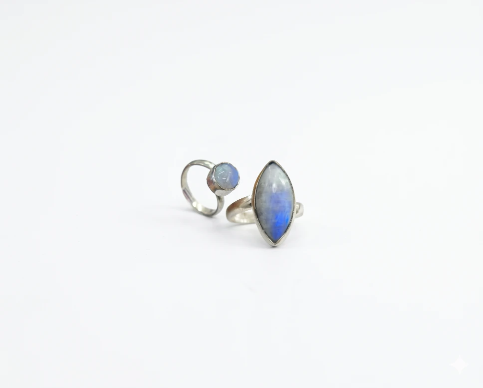 Silver ring with moonstone