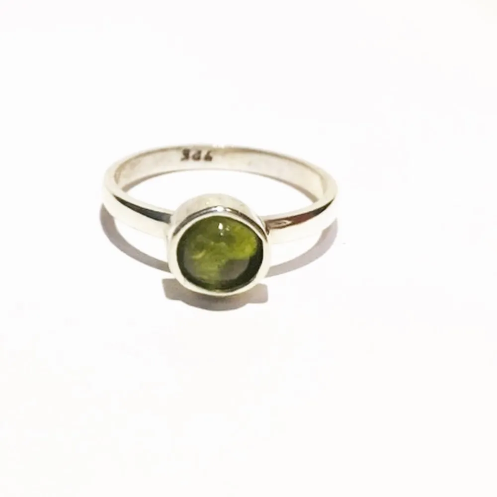 Anillo de plata con preñita
